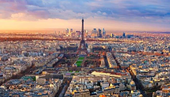 31 beste Orte, die man in Paris besuchen sollte, um einen traumhaften Urlaub zu erleben.